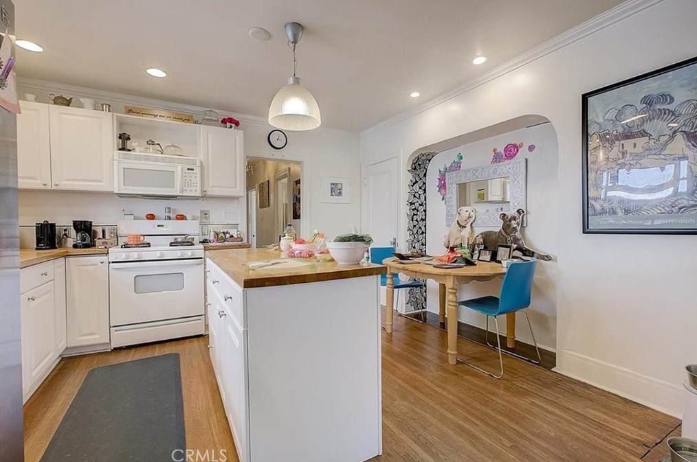 620 Coronado St, Los Angeles CA  90026-3913 exterior