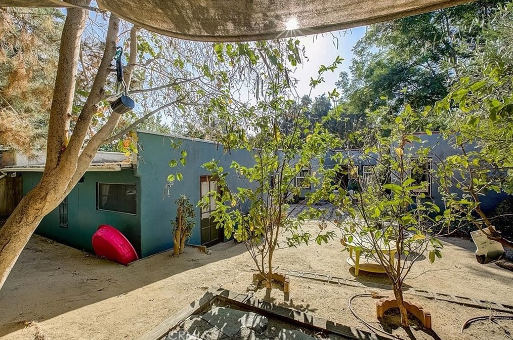 620 Coronado St, Los Angeles CA  90026-3913 exterior