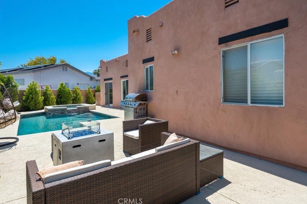 30476 Seminole Ct, Cathedral City CA  92234-6107 exterior