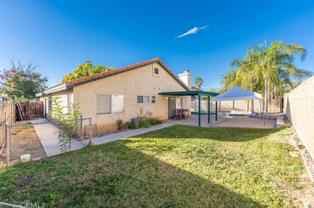 1542 Eagle Mountain Pl, Hemet CA  92545-9761 exterior