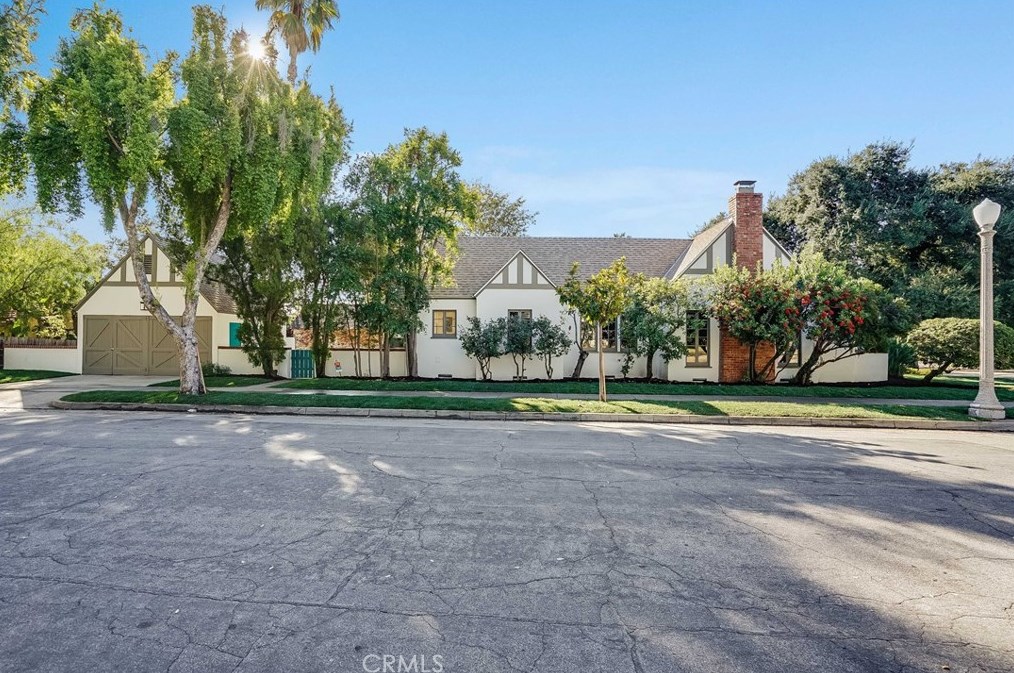 822 Allen Ave, Pasadena CA  91104-4003 exterior