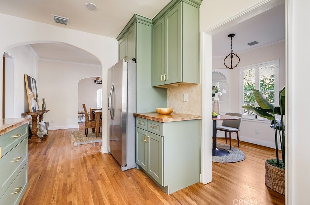 822 Allen Ave, Pasadena CA  91104-4003 exterior