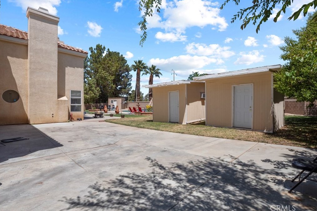 40148 Tesoro Ln, Palmdale CA  93551-4832 exterior