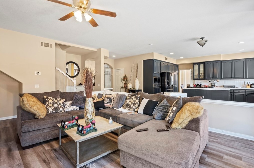 40148 Tesoro Ln, Palmdale CA  93551-4832 exterior