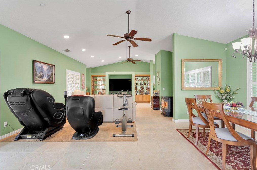 8368 Arrowhead Rd, Phelan CA  92371-6299 exterior