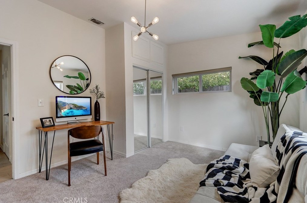 2224 Laurel Pl, Newport Beach CA  92663-5458 exterior