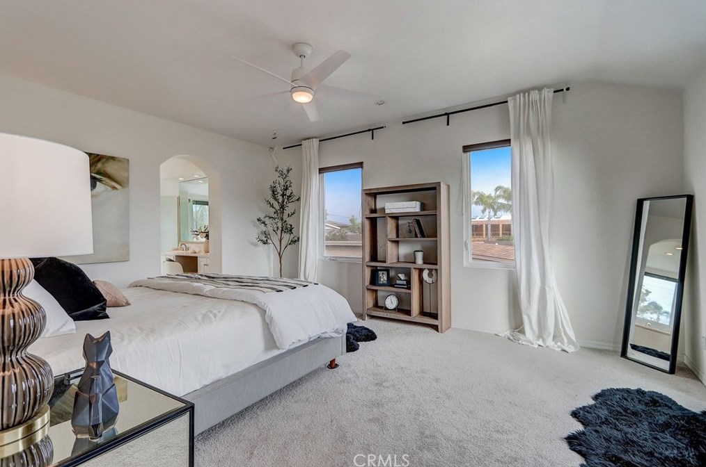 2224 Laurel Pl, Newport Beach CA  92663-5458 exterior