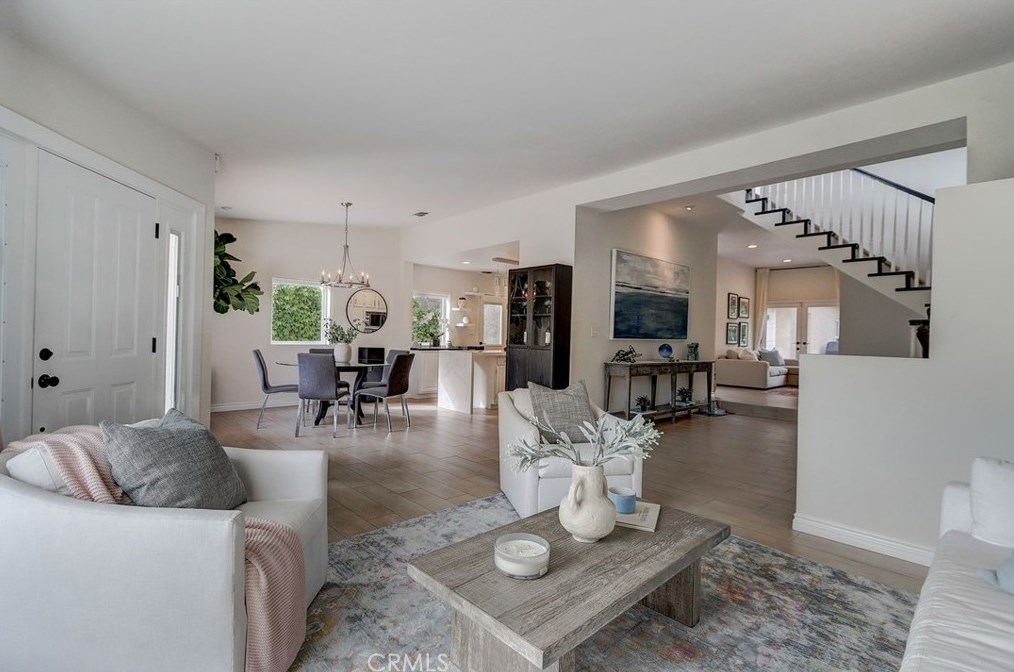 2224 Laurel Pl, Newport Beach CA  92663-5458 exterior