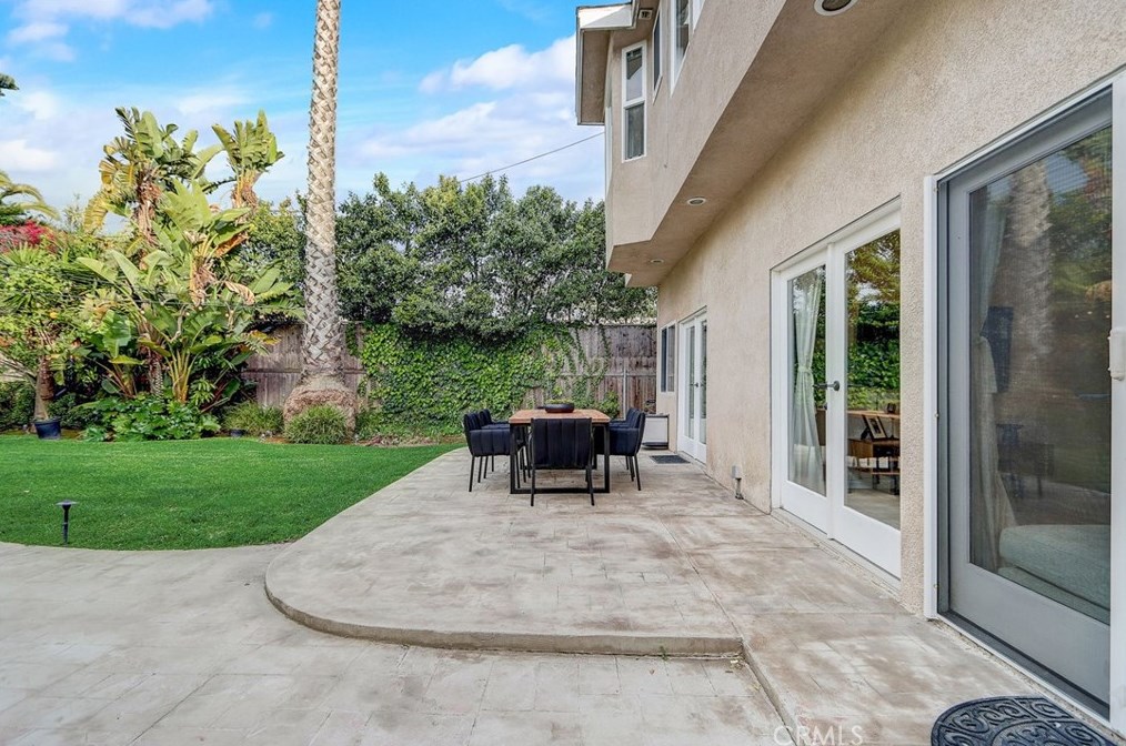 2224 Laurel Pl, Newport Beach CA  92663-5458 exterior
