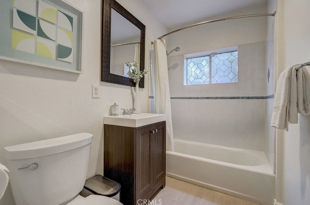 2224 Laurel Pl, Newport Beach CA  92663-5458 exterior