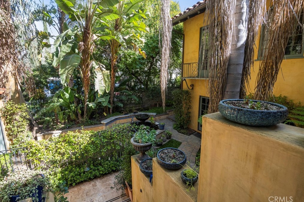 788 Grand Ave, Pasadena CA  91105-2447 exterior