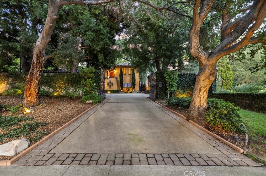 788 Grand Ave, Pasadena CA  91105-2447 exterior