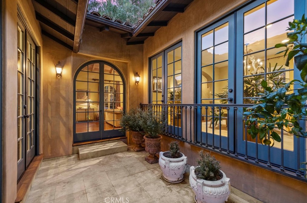 788 Grand Ave, Pasadena CA  91105-2447 exterior