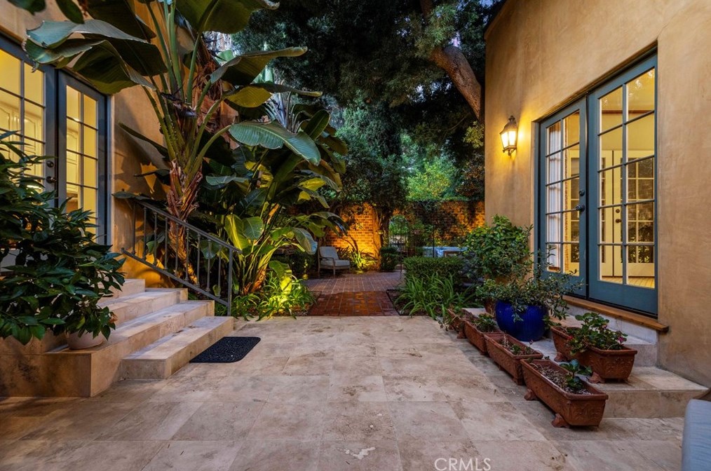 788 Grand Ave, Pasadena CA  91105-2447 exterior