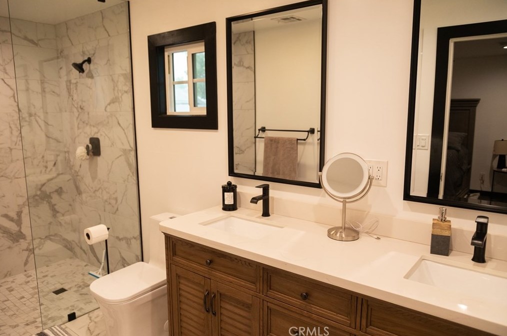 17418 Leadwell St, Van Nuys CA 91406-3032 exterior