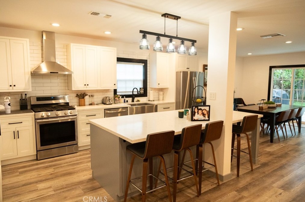 17418 Leadwell St, Van Nuys CA 91406-3032 exterior