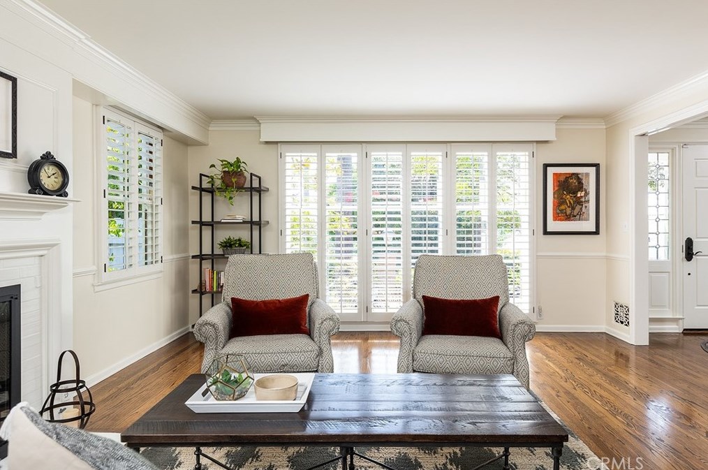 1021 Mtn St, Glendale CA  91202-1041 exterior
