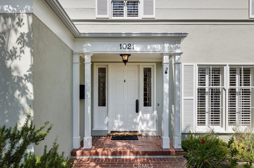 1021 Mtn St, Glendale CA  91202-1041 exterior