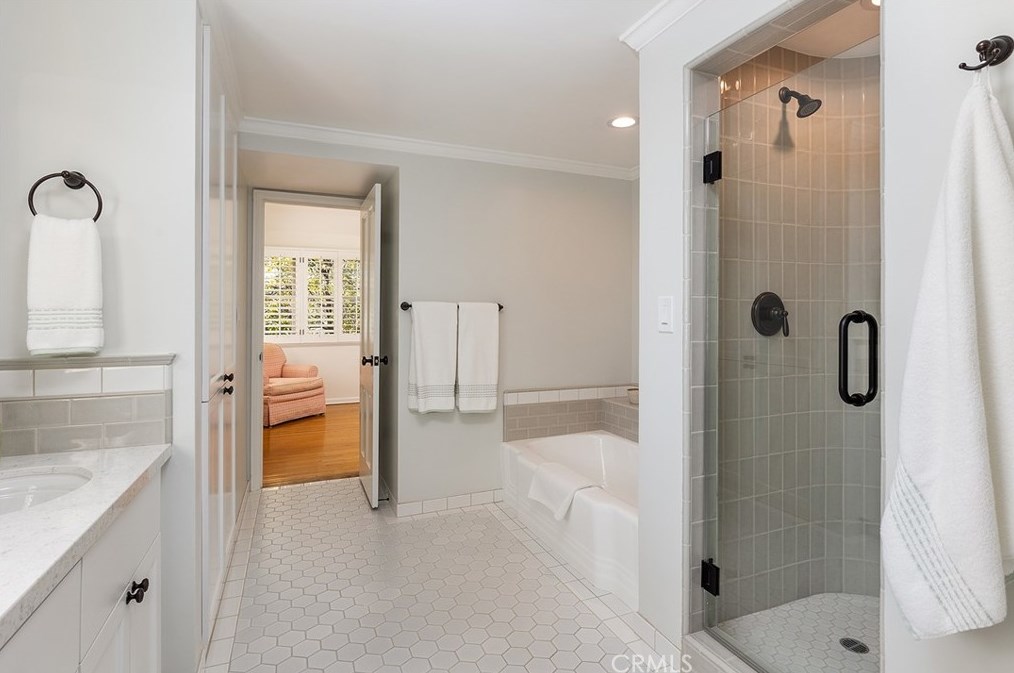 1021 Mtn St, Glendale CA  91202-1041 exterior