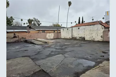 6080 S Hoover Street, Los Angeles, CA 90044 - Photo 9