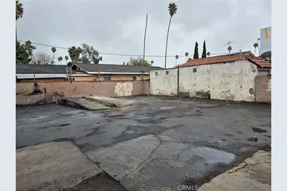 6084 S Hoover Street, Los Angeles, CA 90044 - Photo 7