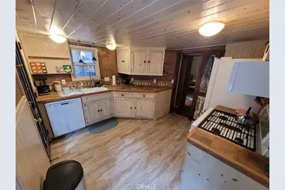 810 Lake Drive, Lake Arrowhead, CA 92352 - Photo 9
