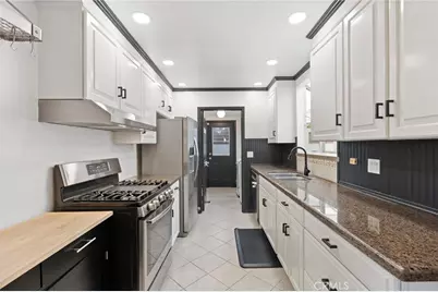 6417 Graves, Lake Balboa, CA 91406 - Photo 9