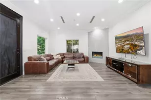 430 N Parish Pl, Burbank, CA 91506 - Photo 7