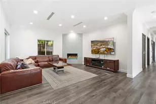 430 N Parish Pl, Burbank, CA 91506 - Photo 5