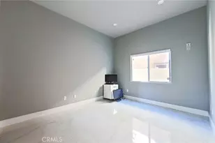 6937 Kian Ct, Van Nuys, CA 91406 - Photo 23