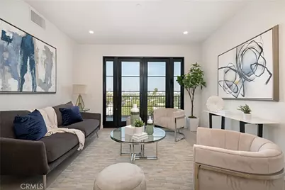 1333 S Orange Grove Avenue #205, Los Angeles, CA 90019 - Photo 1