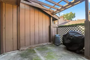 33 Northwoods, La Crescenta, CA 91214 - Photo 31