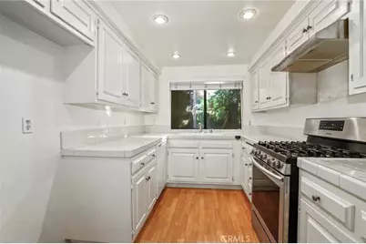 33 Northwoods, La Crescenta, CA 91214 - Photo 11