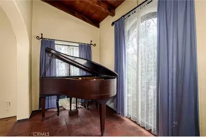 725 W Hillcrest Boulevard, Monrovia, CA 91016 - Photo 13