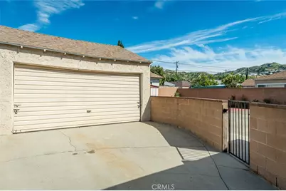 10515 Lanark, Los Angeles, CA 91352 - Photo 23