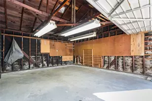 10515 Lanark, Los Angeles, CA 91352 - Photo 25