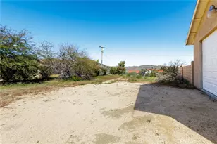8444 Acoma Trail, Yucca Valley, CA 92284 - Photo 33