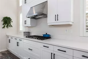 25110 Citron Ln, Canyon Country, CA 91387 - Photo 11