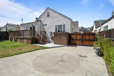 2682 E Villa Street, Pasadena, CA 91107 - Photo 27