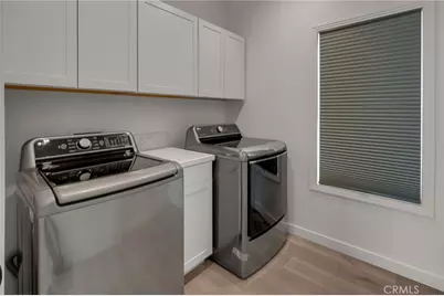 22434 Berdon St, Woodland Hills, CA 91367 - Photo 31