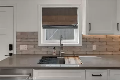 22434 Berdon St, Woodland Hills, CA 91367 - Photo 15