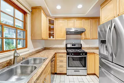 333 N Hill Avenue #203, Pasadena, CA 91106 - Photo 5