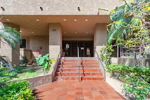 221 S Oak Knoll Ave, Pasadena, CA 91101 - Photo 29