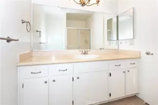 221 S Oak Knoll Ave, Pasadena, CA 91101 - Photo 17