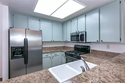 221 S Oak Knoll Avenue #202, Pasadena, CA 91101 - Photo 9