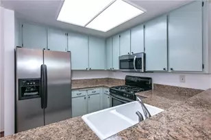 221 S Oak Knoll Ave, Pasadena, CA 91101 - Photo 9