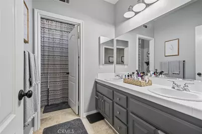 21116 Cross Creek Drive, Saugus, CA 91350 - Photo 31