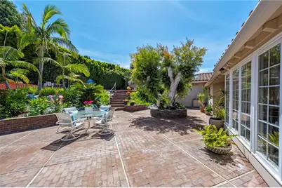 8361 Calle Del Cielo, La Jolla, CA 92037 - Photo 13
