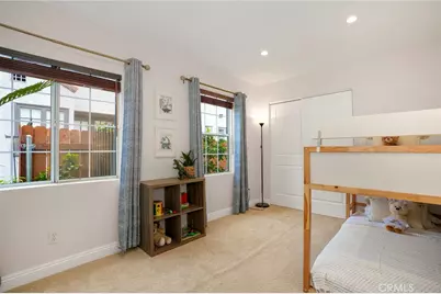998 Bella Vista Avenue, Pasadena, CA 91107 - Photo 11