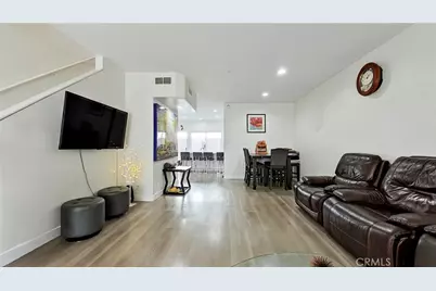 18347 Saticoy Street #6, Reseda, CA 91335 - Photo 5
